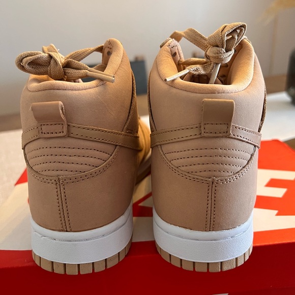 Nike Men’s High-Top Sneakers in Light Tan Vanchetta Tan - Picture 6 of 16